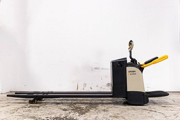 Crown WT 3060-E, Låglyftare med 2400mm långa gafflar 4 of 9