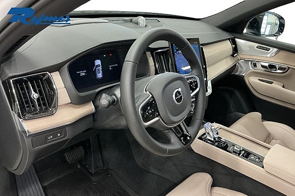 Volvo XC90 6 of 18