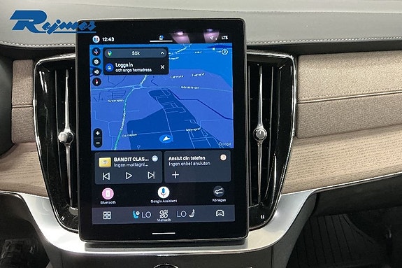 Volvo XC90 10 of 18