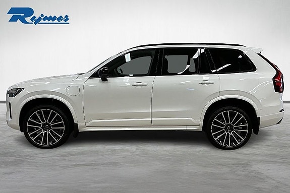 Volvo XC90 3 of 18