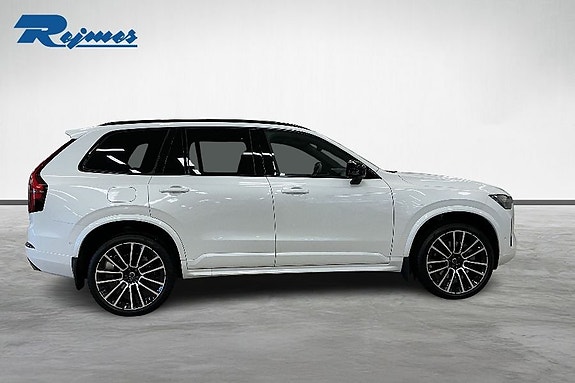 Volvo XC90 16 of 18
