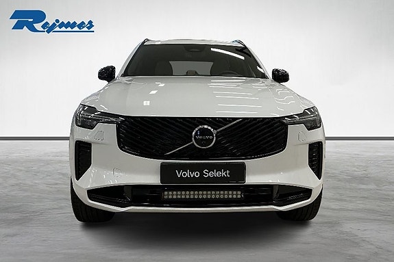 Volvo XC90 5 of 18