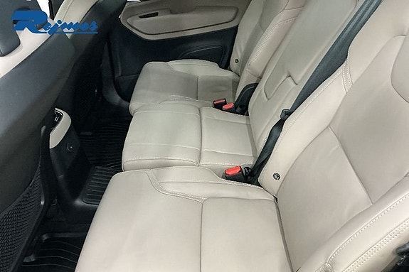 Volvo XC90 13 of 18