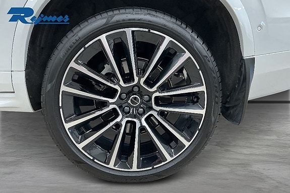 Volvo XC90 15 of 18