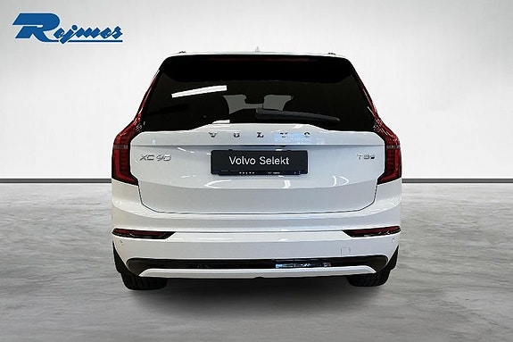 Volvo XC90 4 of 18