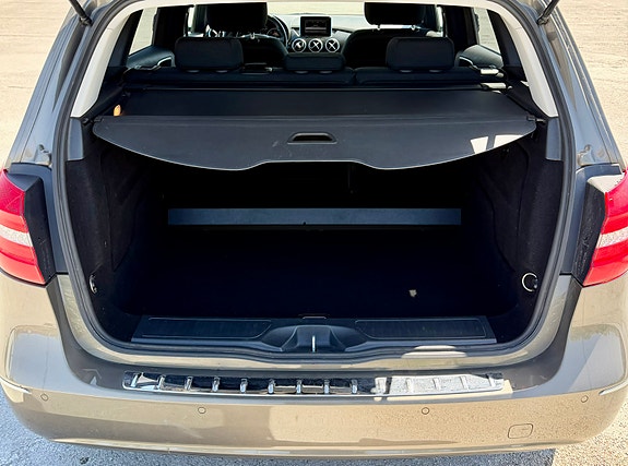 Mercedes-Benz B180 7 of 8