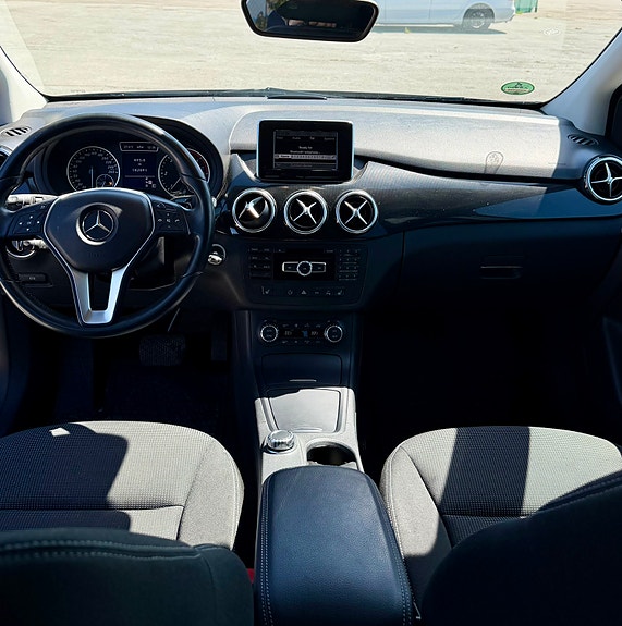 Mercedes-Benz B180 8 of 8