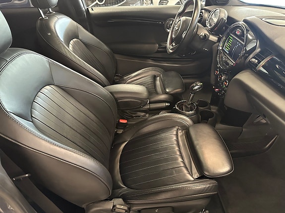 MINI Cooper S 7 of 15