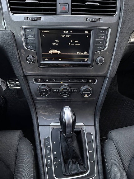 Volkswagen Golf Alltrack 14 of 16