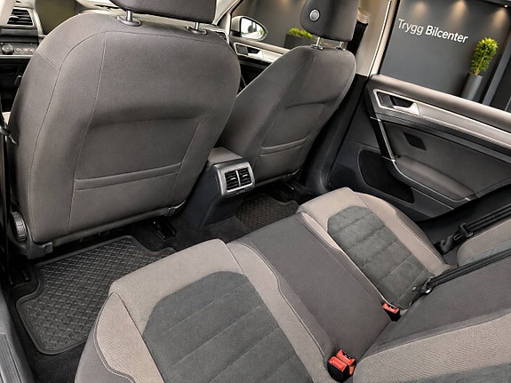 Volkswagen Golf Alltrack 15 of 16