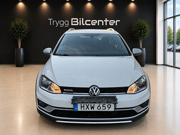Volkswagen Golf Alltrack 8 of 16