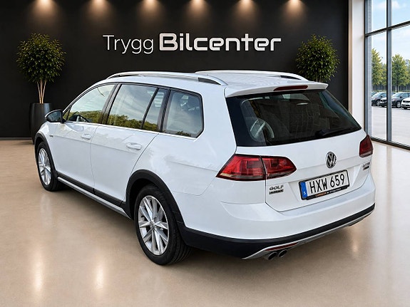 Volkswagen Golf Alltrack 3 of 16