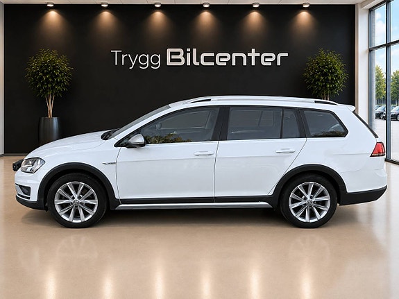 Volkswagen Golf Alltrack 2 of 16