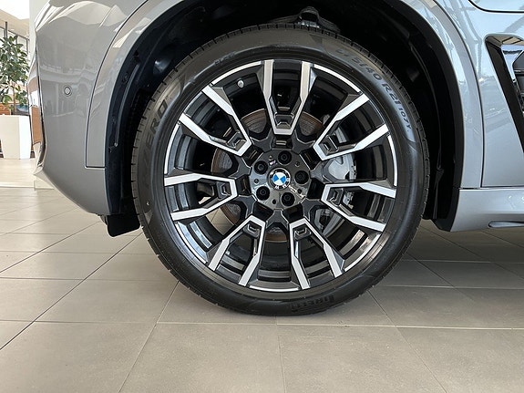 BMW X5 4 of 17