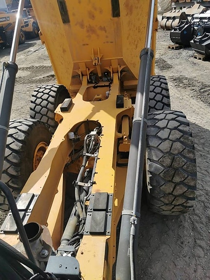 Volvo A 25 G 7 of 12