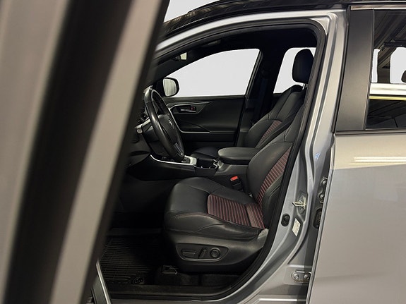 Toyota RAV4 12 of 22