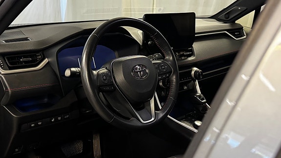 Toyota RAV4 14 of 22