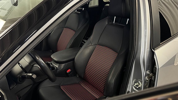 Toyota RAV4 13 of 22