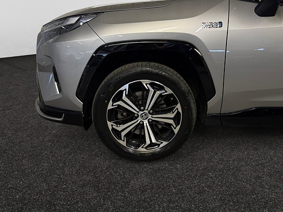 Toyota RAV4 4 of 5