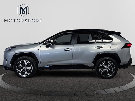 Toyota RAV4 8 of 22