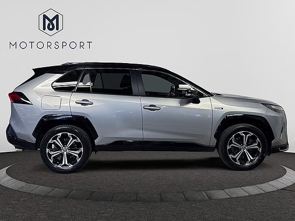 Toyota RAV4 4 of 22