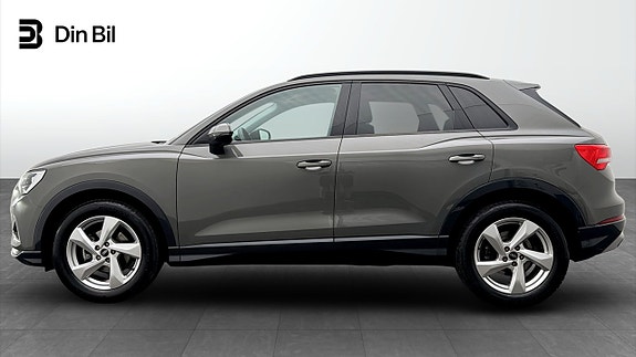Audi Q3 2 of 5