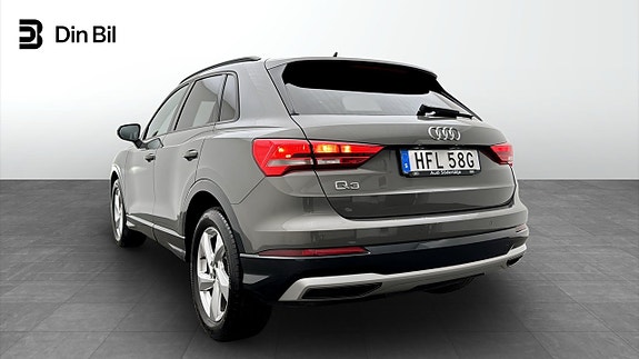 Audi Q3 3 of 5