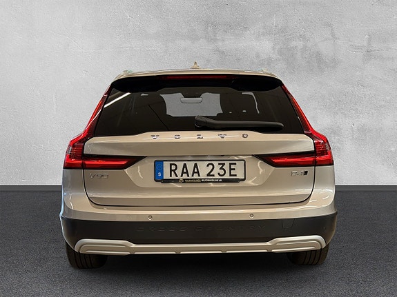 Volvo V90 Cross Country 4 of 5