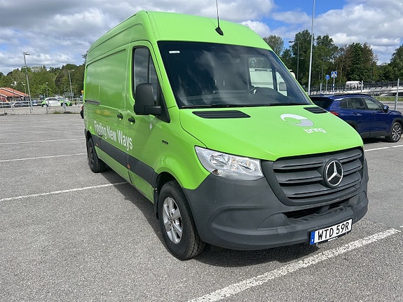 Mercedes-Benz Sprinter 208 2 of 5