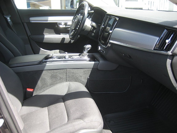 Volvo V90 3 of 5