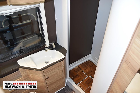 Adria Coral S670SLT 6 of 16