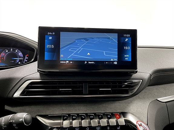 Peugeot 5008 11 of 17