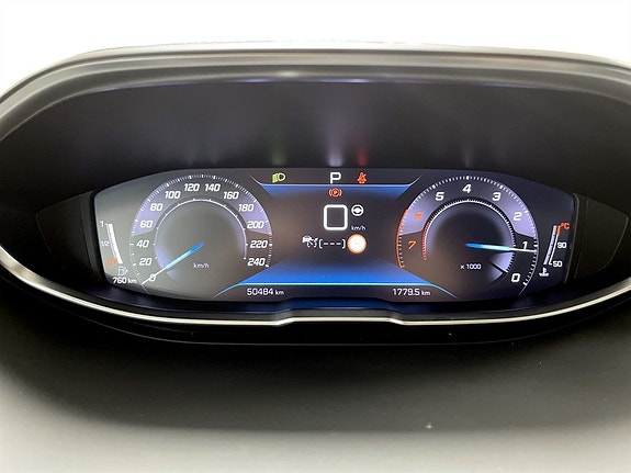 Peugeot 5008 8 of 17