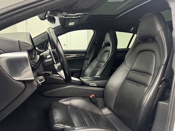Porsche Panamera Turbo 17 of 23