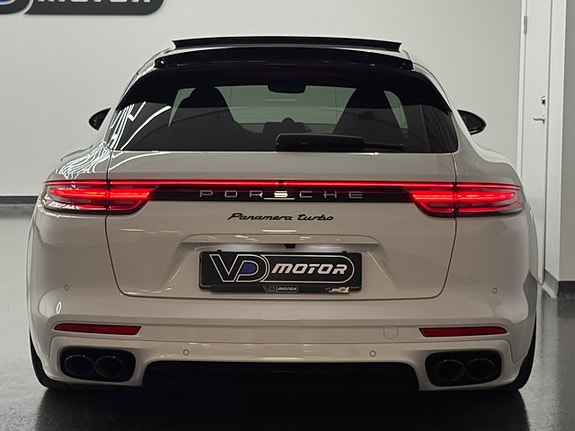 Porsche Panamera Turbo 11 of 23