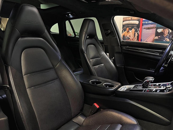 Porsche Panamera Turbo 24 of 26