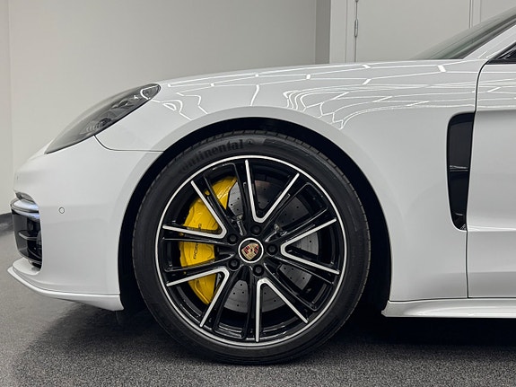 Porsche Panamera Turbo 13 of 23
