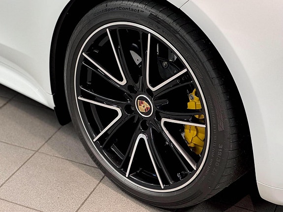 Porsche Panamera Turbo 11 of 26