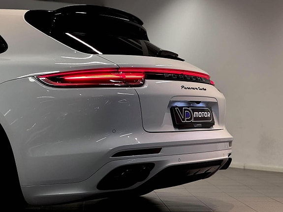 Porsche Panamera Turbo 9 of 26