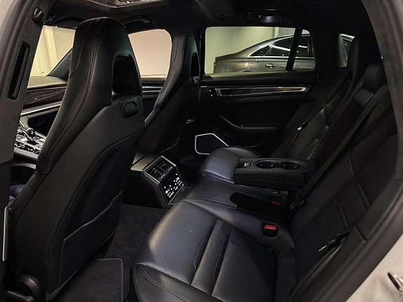 Porsche Panamera Turbo 26 of 26