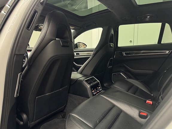 Porsche Panamera Turbo 19 of 23