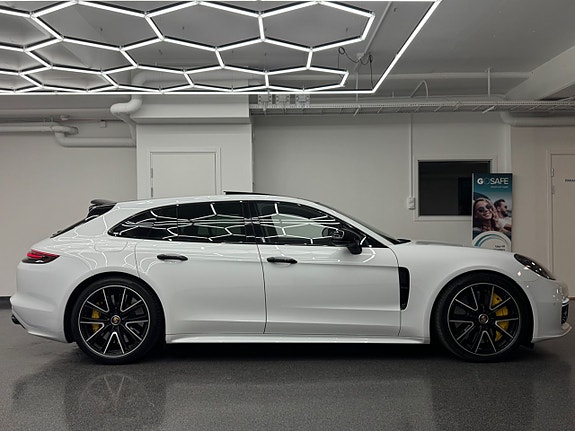 Porsche Panamera Turbo 7 of 23
