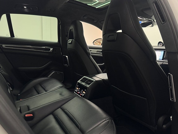 Porsche Panamera Turbo 20 of 23