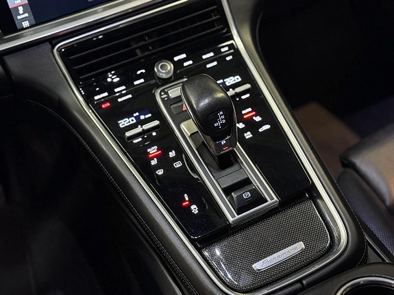 Porsche Panamera Turbo 18 of 26