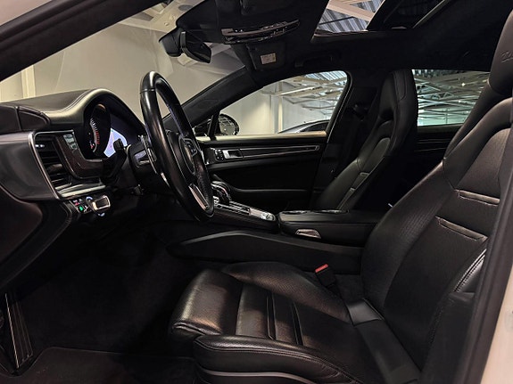 Porsche Panamera Turbo 17 of 26