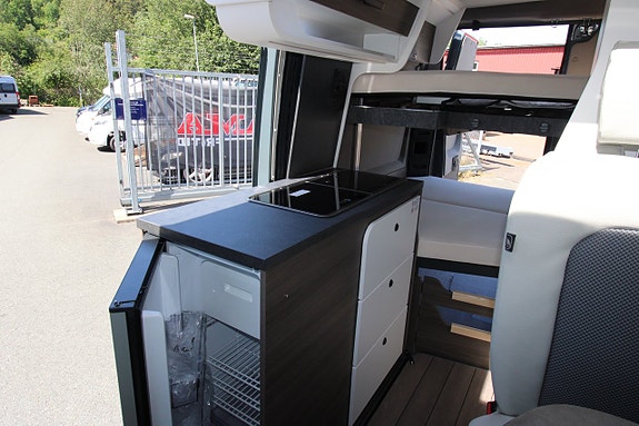 Knaus Vantourer 540 GO  Automat Våningsäng hissbar 2,2 Turbodiesel 140 Hk 8 vxl automat 11 of 15