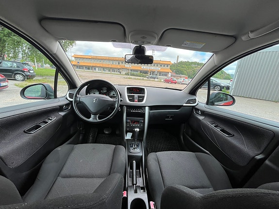 Peugeot 207 7 of 9
