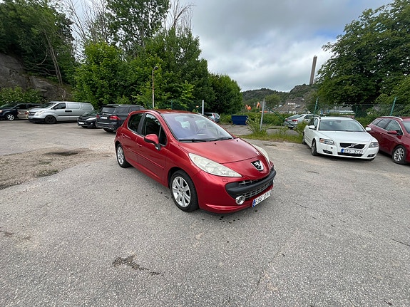 Peugeot 207 2 of 5