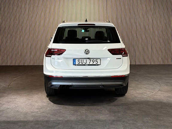 Volkswagen Tiguan 5 of 29