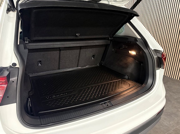 Volkswagen Tiguan 16 of 29